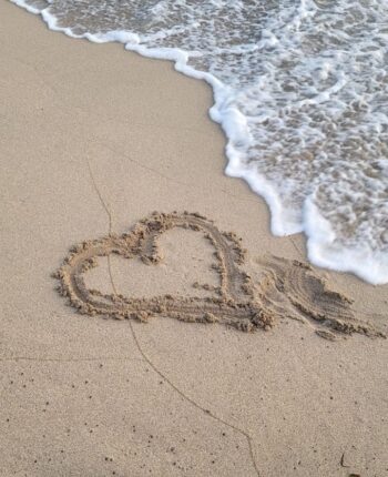 Ecrire-amour Capter la mémoire sensorielle si fugace ; biographier une rencontre, un amour, un mariage, une amitié, une grossesse, une naissance, toute une enfance ou encore une passion.