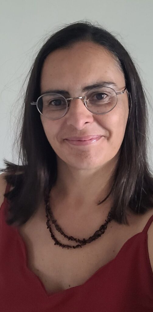 Gilda Beurtheret, écrivain biographe à Antony, Bourg-la-Reine, Sceaux, Massy, Verrières-le-Buisson, Fresnes, Wissous, le sud de Paris, le sud des Hauts-de-Seine, l’Essonne et le Val-de-Marne et partout en France et à l'étranger par visio. Je vous offre mes service de prête-plume pour vous aider à écrire votre biographie personnelle ou pour que vous puissiez offrir une biographie sur mesure.